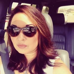 Meet your Posher, Elana